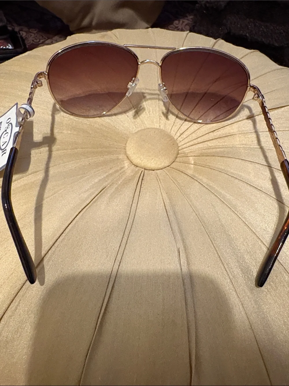 NWT Oscar de la Renta Gold Frame Brown Lens Aviator Sunglasses with Orange Pouch
